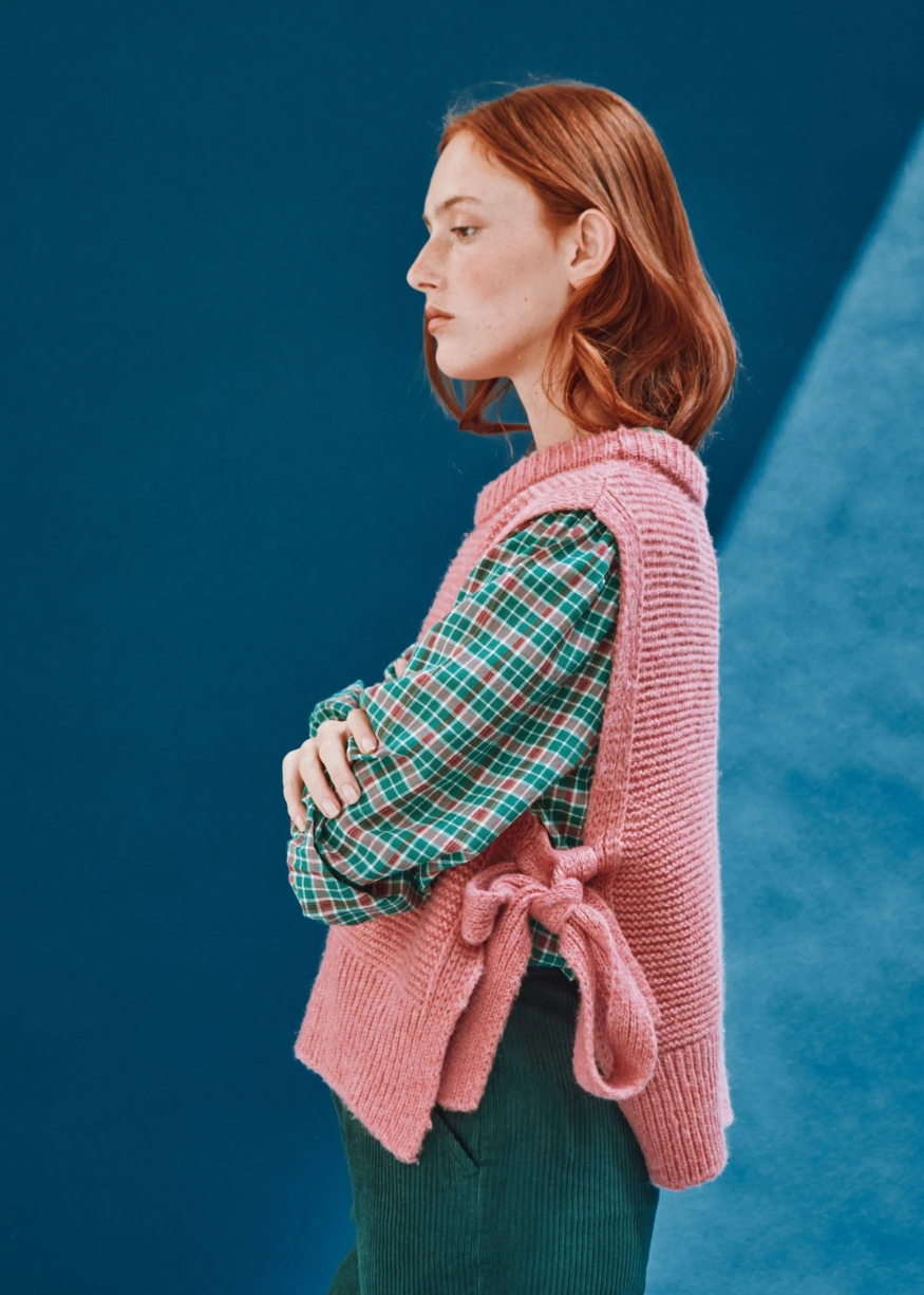 Emile et Ida Very Soft Pink Sleeveless Knotted Sweater Emile et Ida Very Soft Pink Sleeveless Knotted Sweater