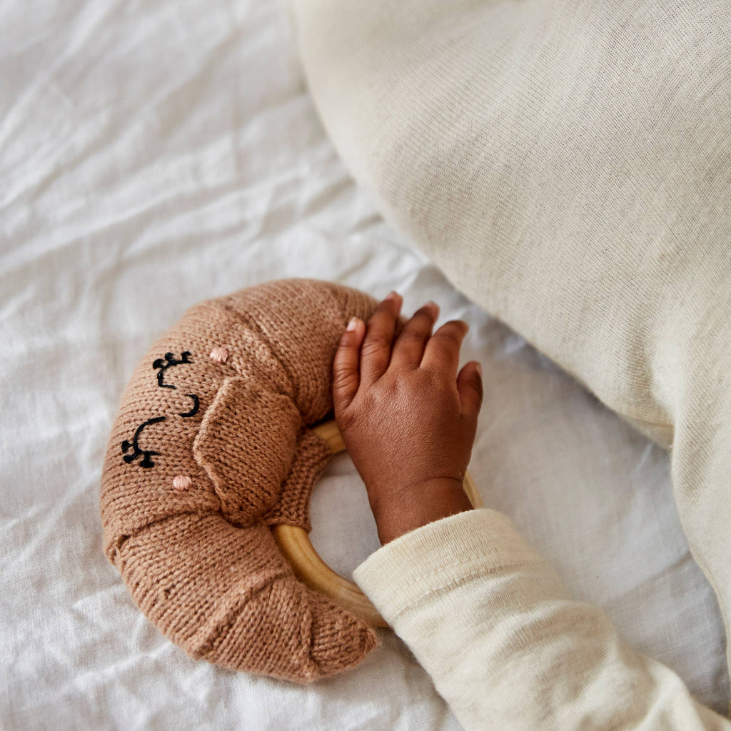 Sootie Limetree - Handmade Croissant Rattle Ring