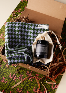  The Cosy Season Box (Scarf & Candle)