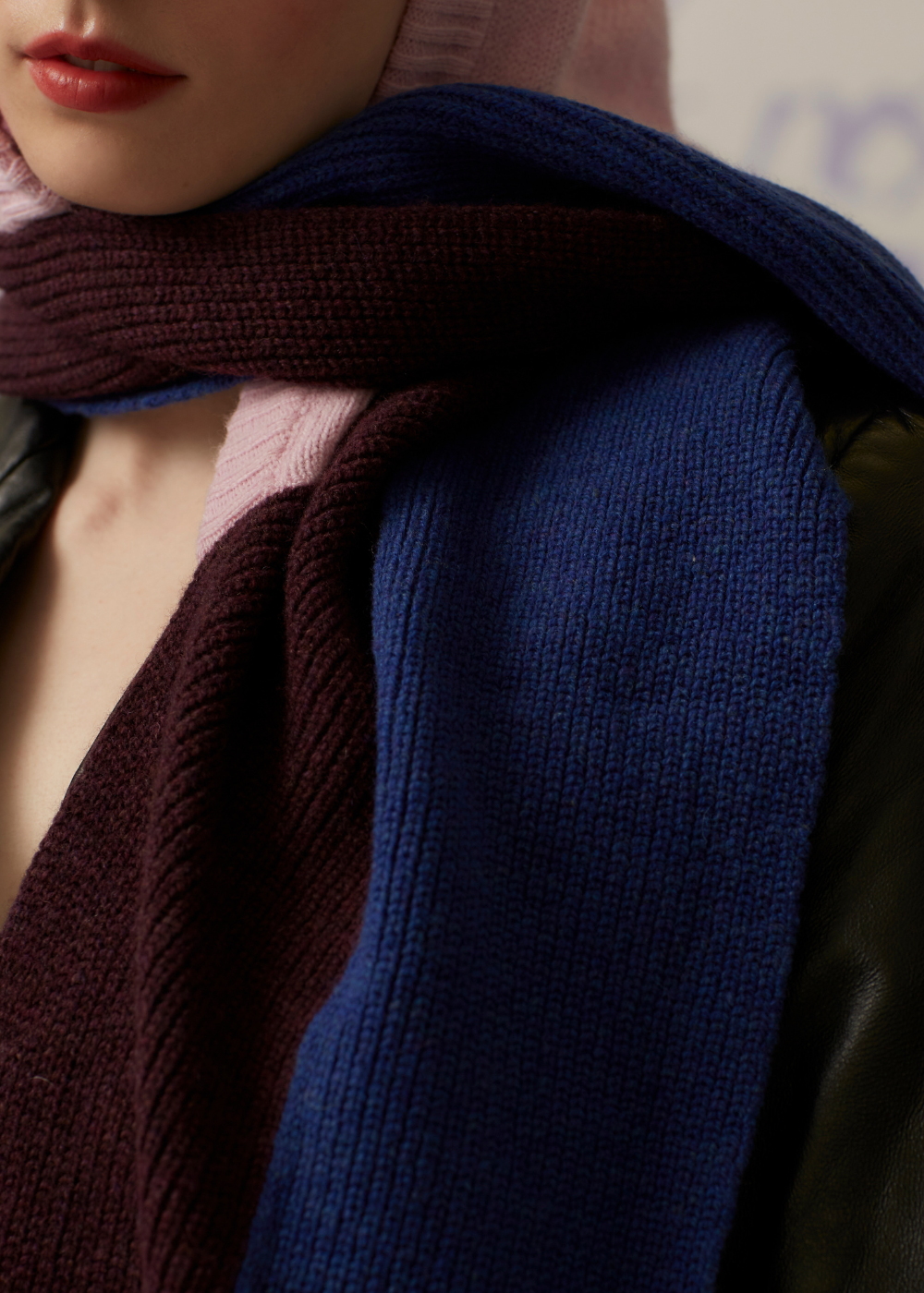 HADES Wool The Hooded Scarf | Pink