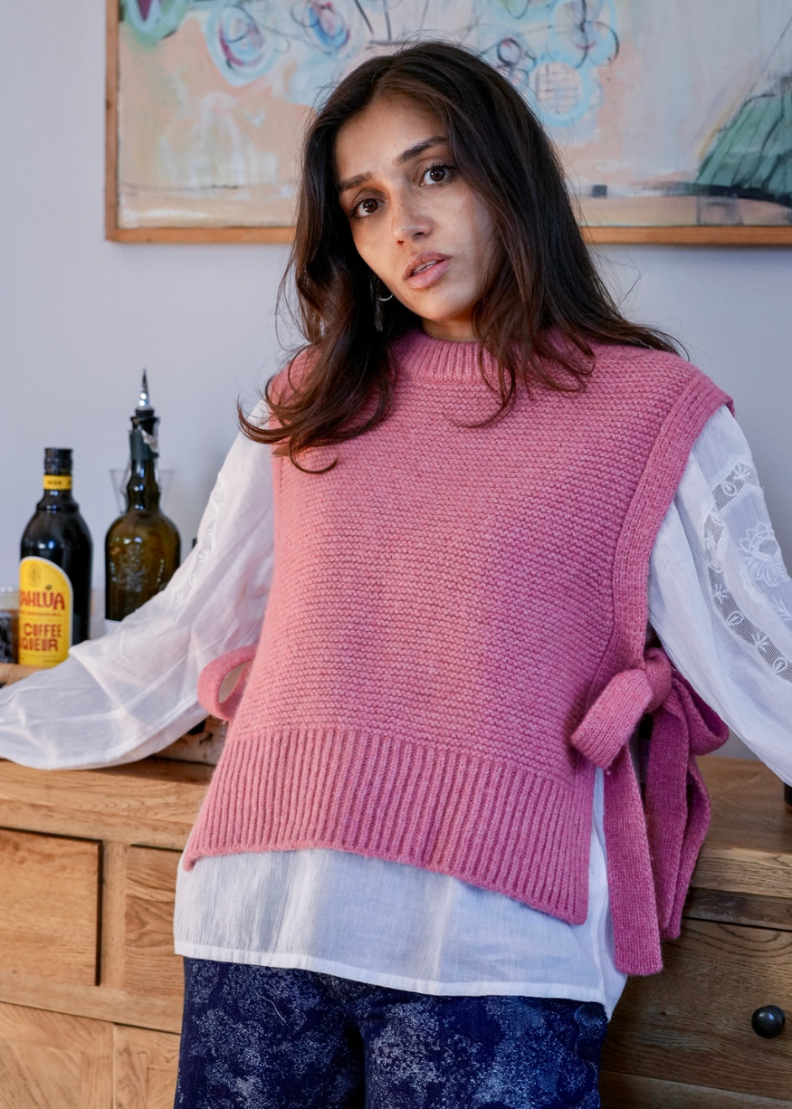 Emile et Ida Very Soft Pink Sleeveless Knotted Sweater