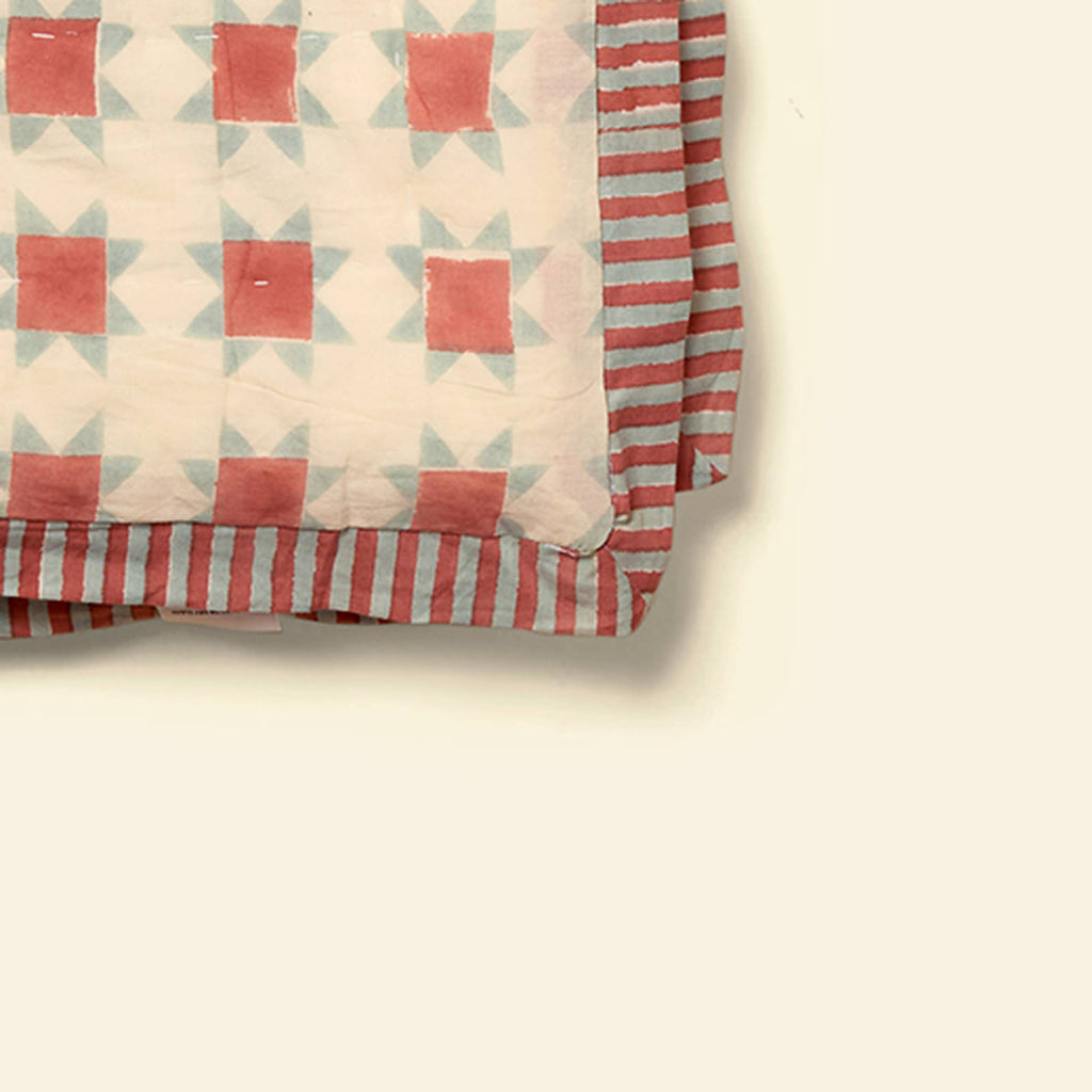 YONDER. Clover Cloud quilt, alternate view