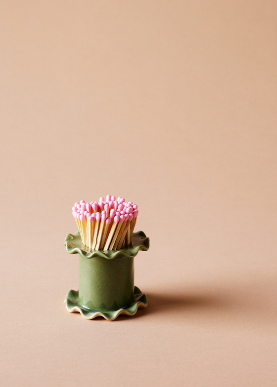 Frilly Ceramic Matchstick Pot