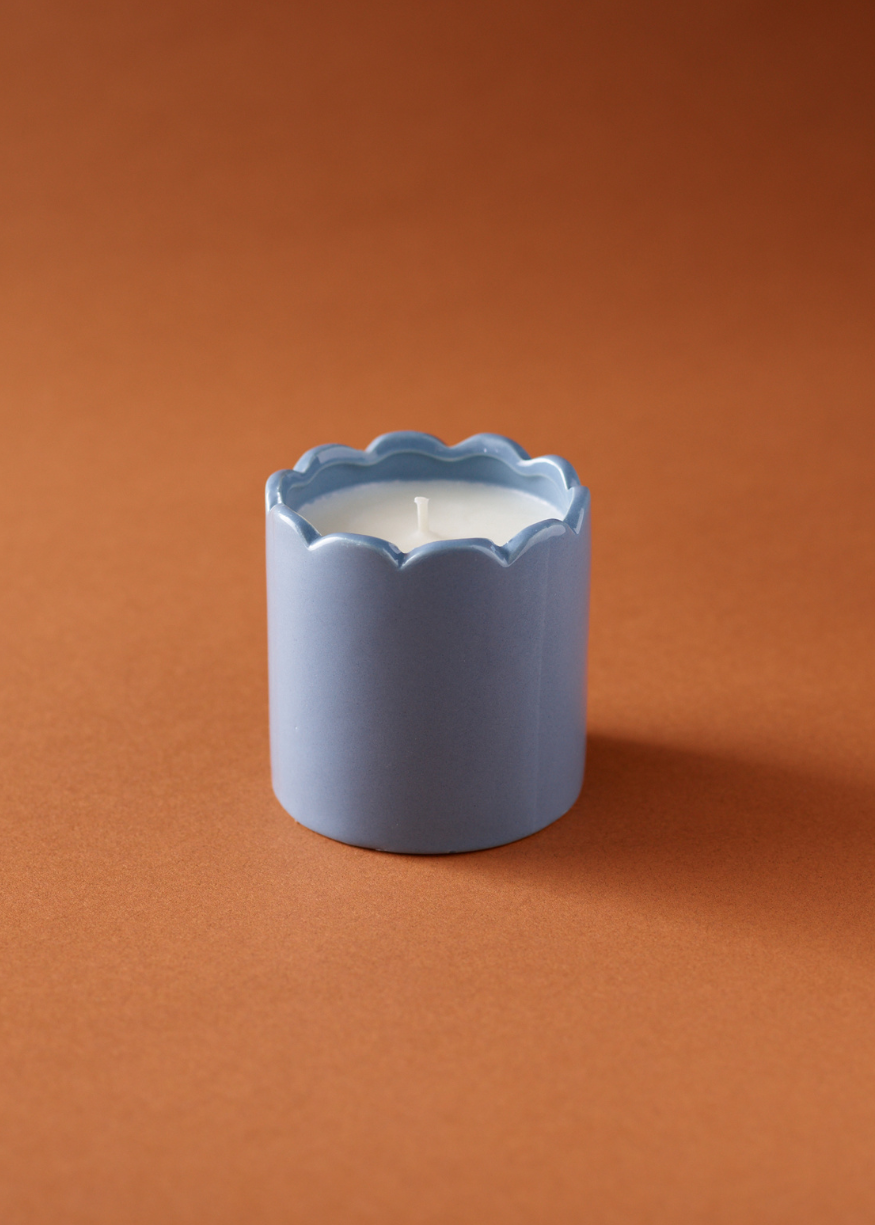 Ceramic Scalloped Sky Blue Candle - Amber & Bergamot