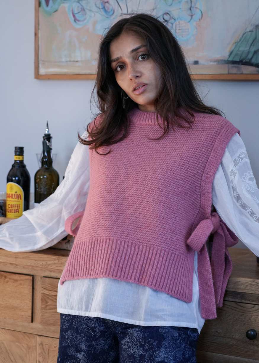 Emile et Ida Very Soft Pink Sleeveless Knotted Sweater