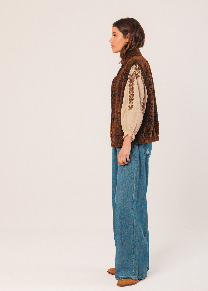 Indi & Cold Chaleco Chocolate Sleeveless Jacket