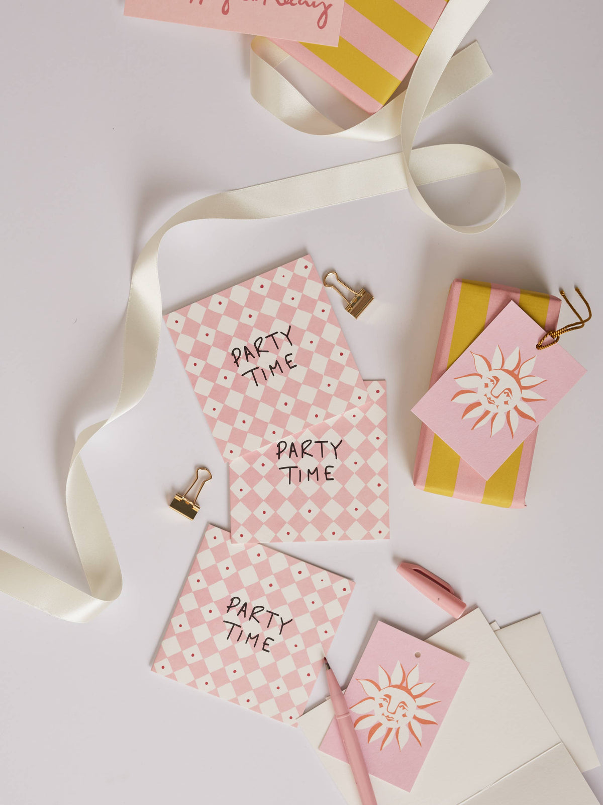 Heather Evelyn - Mini Diamond Party Time Card Pink: Pink / Matte