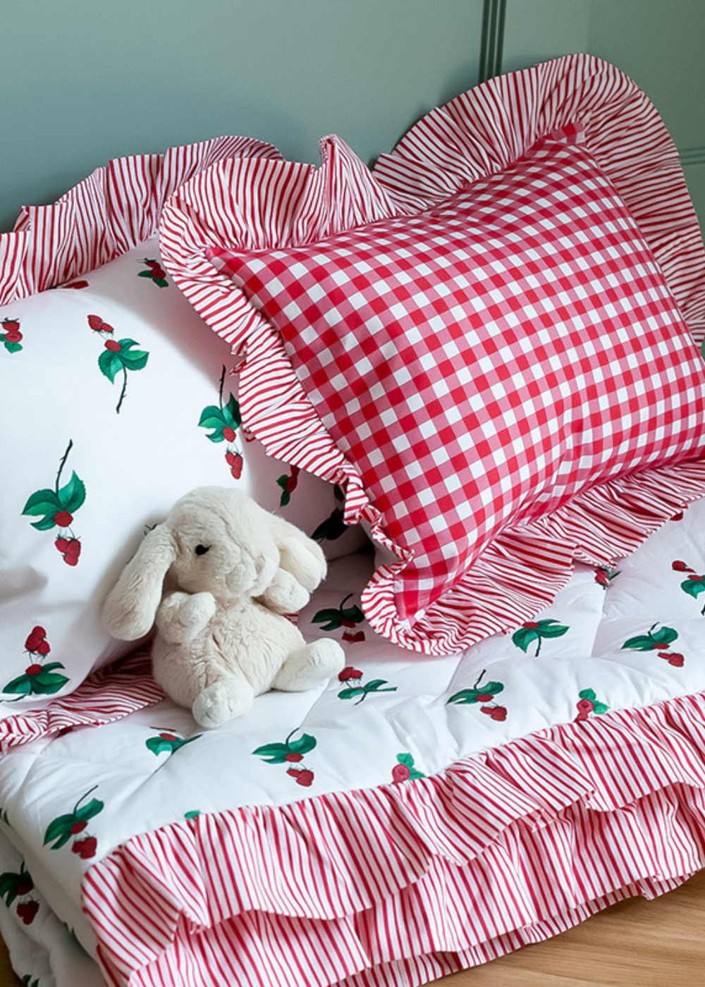 Evie &amp; Skye Ruffled Raspberry Quilt &amp; Pillow Set